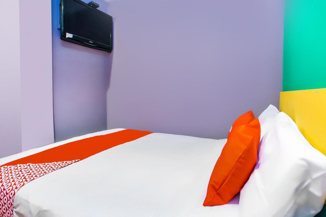 Oyo 89688 Alor Street Hotel Куала-Лумпур Экстерьер фото